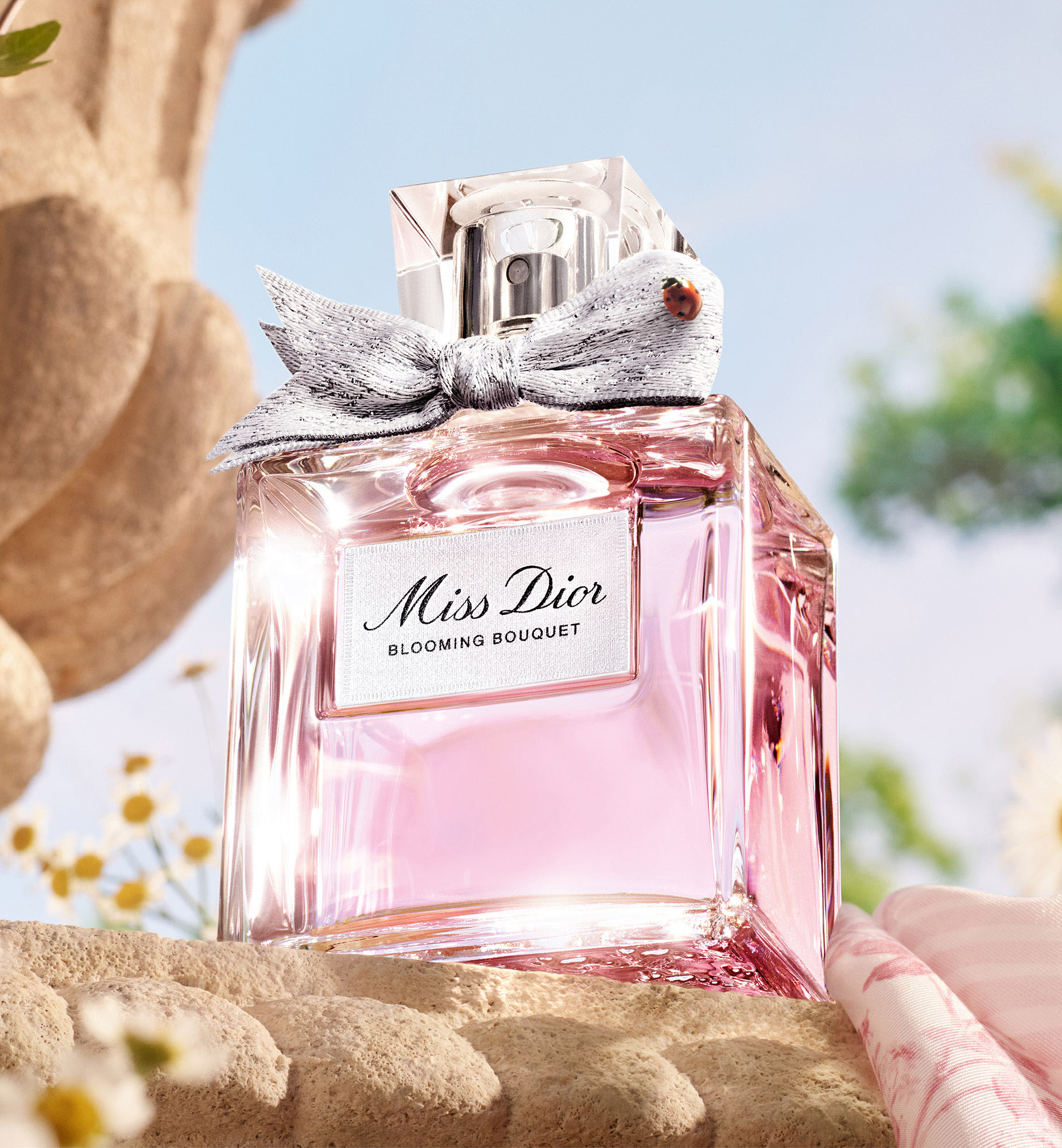 迪奥小姐花漾淡香水| Dior dior.cn